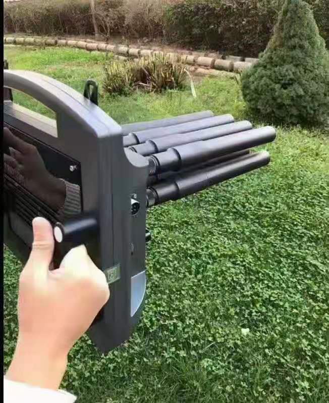 運用金屬探測器時為何要戴耳機(jī)